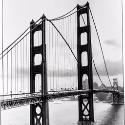 a black and white photo of the golden gate bridge
