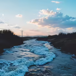 there is some water waves coming from the ocean