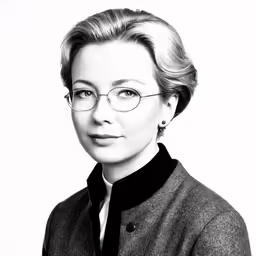 a black and white portrait of elizabeth banks