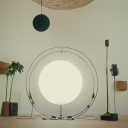 an empty circle light is on the table